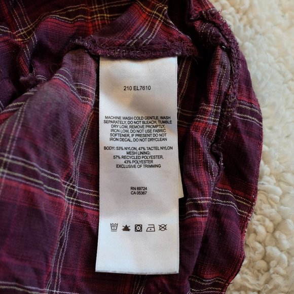 Columbia Long-Sleeved Button-up Outdoor Shirt - Picture 4 of 4